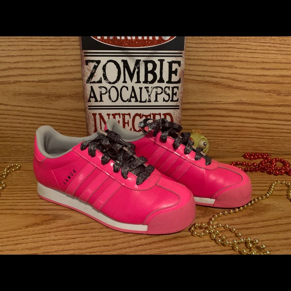 🧟‍♀️Women’s Adidas Somoa Shoe🧟‍♀️